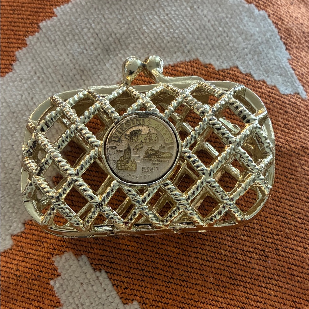 Las Vegas Souvenir Coin Chip Purse gold  Clutch Bag with Decorative Medallion